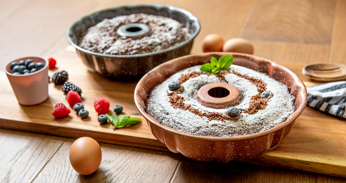 Nutella & Berries Marbled Bundt Cake Recipe