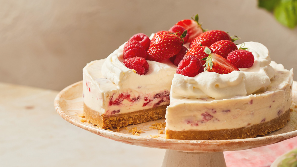 White Chocolate Cheesecake With Fresh Berries